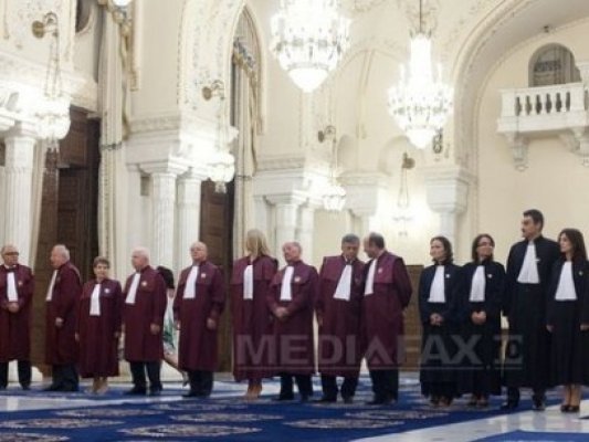 Parchetul a fost sesizat cu privire la înscrisuri false ce ar fi fost trimise de Curtea Constituţională Guvernului